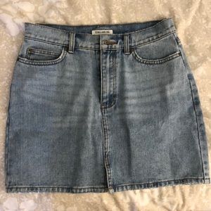 Denim skirt size 29. Brand is Billabong.
